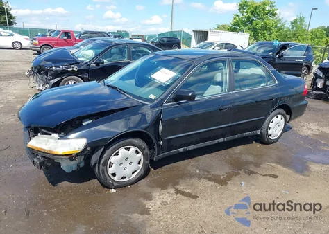 1998 Honda Accord Lx z USA, uszkodzony, nr VIN 1HGCG5646WA010729